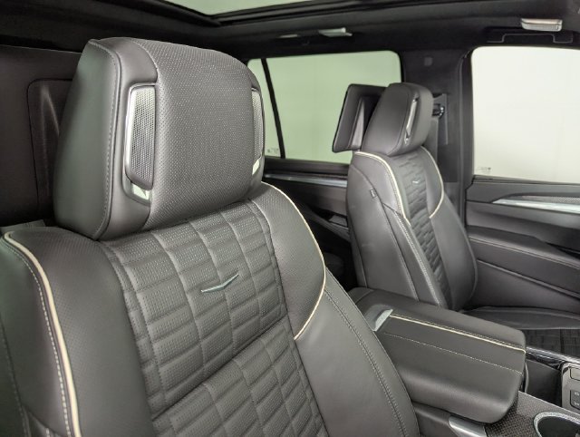 Used 2025 Cadillac Escalade V AWD/4WD image 25
