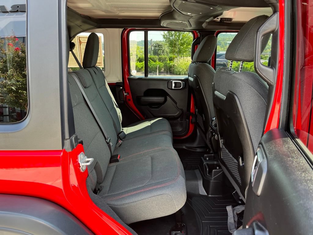 Used 2025 Jeep Wrangler Unlimited Rubicon AWD/4WD image 22