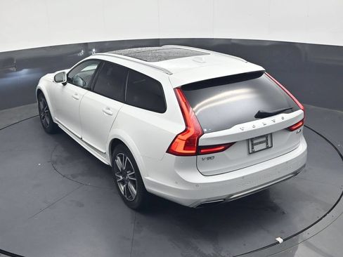 Used 2018 Volvo V90 T6 Cross Country w/ Convenience Package AWD/4WD image 24