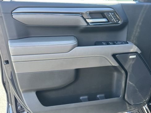 Used 2022 Chevrolet Silverado 1500 ZR2 image 14