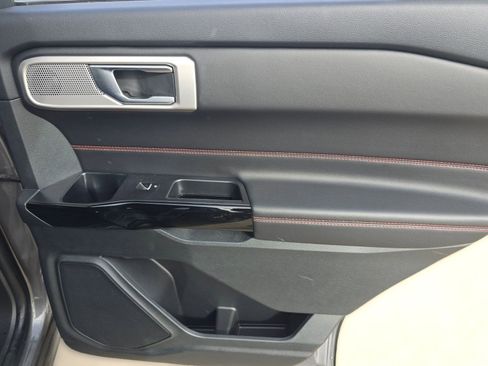 Certified 2024 Ford Explorer ST-Line w/ Class IV Trailer Tow Package image 28