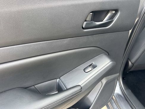 Used 2025 Nissan Altima 2.5 SV FWD image 30