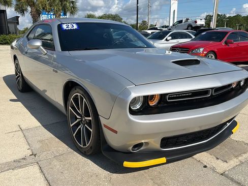 Used 2023 Dodge Challenger R/T RWD image 7