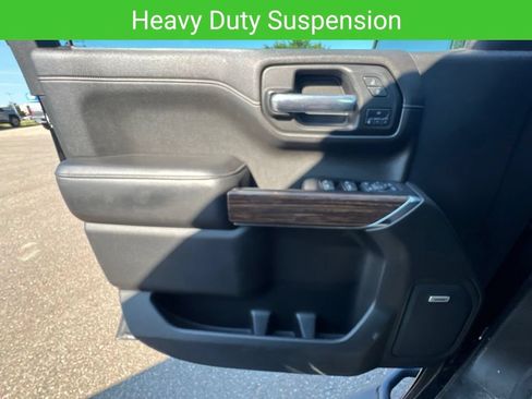 Used 2019 Chevrolet Silverado 1500 High Country w/ Z71 Off-Road Package AWD/4WD image 17