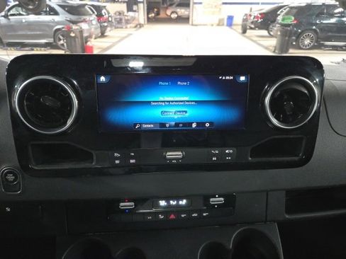 Used 2022 Mercedes-Benz Sprinter 2500 image 10