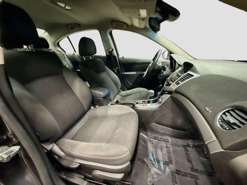 Used 2011 Chevrolet Cruze LT FWD image 27