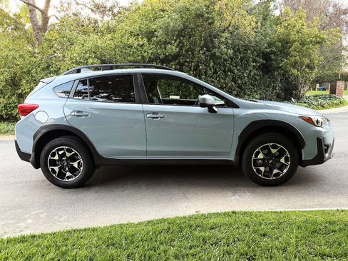 Used 2021 Subaru Crosstrek 2.0i Premium w/ Moonroof Package image 8