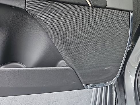 Used 2023 Cadillac Escalade Sport Platinum w/ LPO, ONYX Package image 16