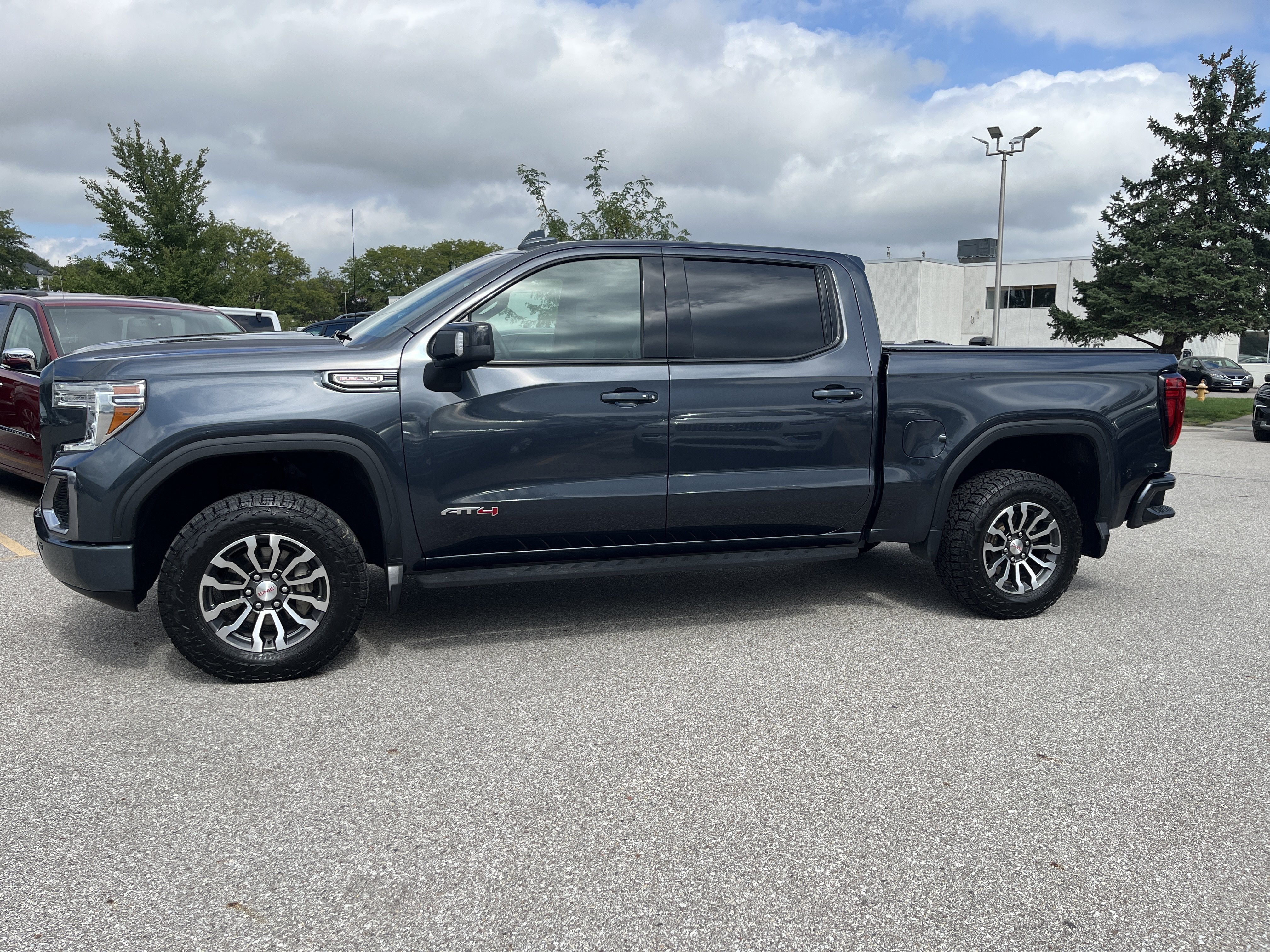 Used 2022 GMC Sierra 1500 AT4 w/ AT4 Premium Package AWD/4WD image 7