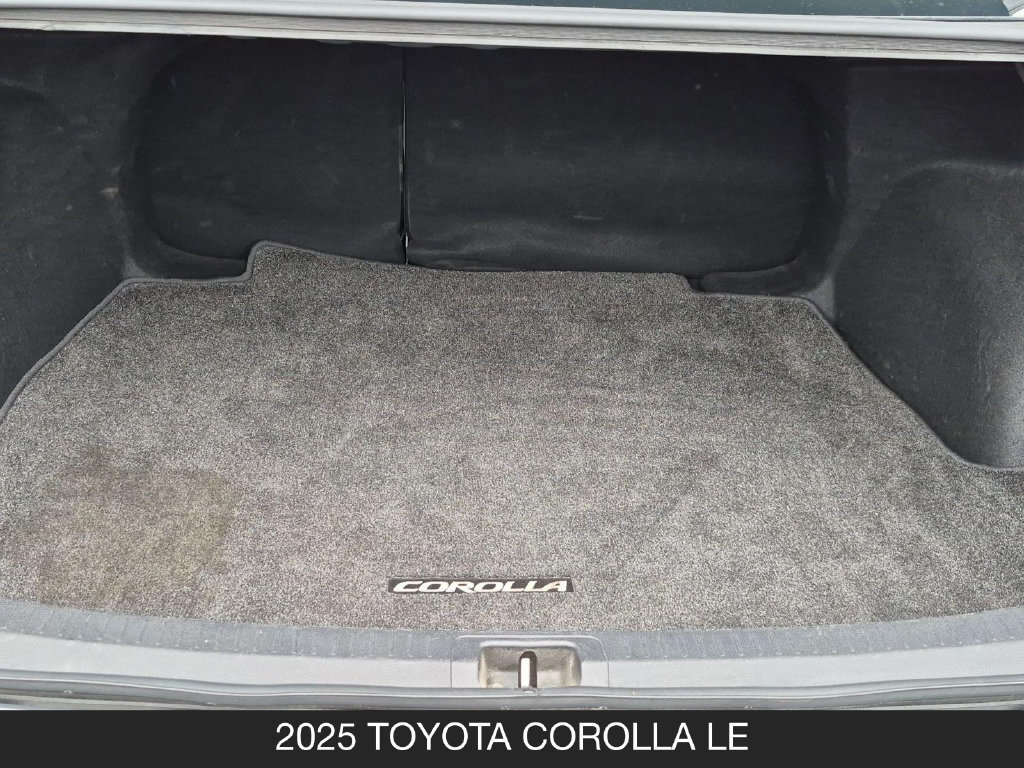 Used 2025 Toyota Corolla LE FWD image 23