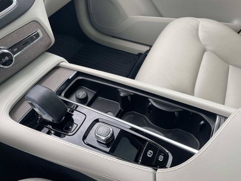 Certified 2023 Volvo XC90 B5 Plus w/ Protection Package Premier AWD/4WD image 30