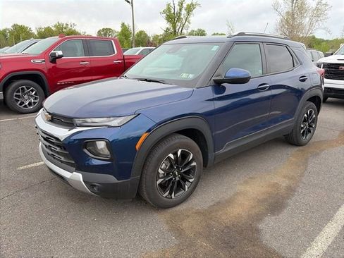 Certified 2023 Chevrolet TrailBlazer LT w/ Convenience Package FWD image 3