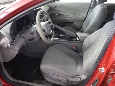 Used 2023 Hyundai Elantra SEL w/ Winter Weather Package FWD image 17