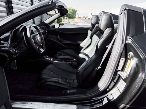 Used 2015 Ferrari 458 Spider RWD image 37