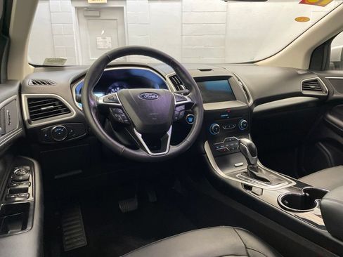 Used 2018 Ford Edge SEL w/ Equipment Group 201A FWD image 12
