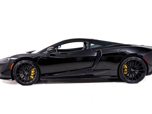 Used 2022 McLaren GT RWD image 2