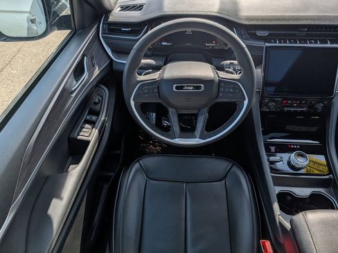 Used 2024 Jeep Grand Cherokee L Limited w/ Luxury Tech Group II image 27