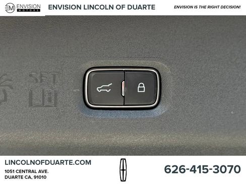 New 2025 Lincoln Navigator L Reserve image 8