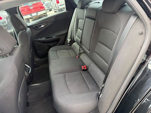 Used 2017 Chevrolet Malibu LT FWD image 13