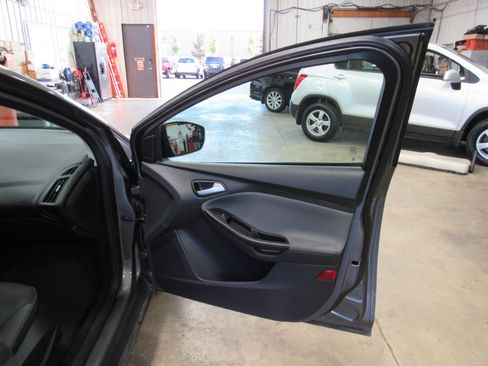 Used 2014 Ford Focus SE image 23