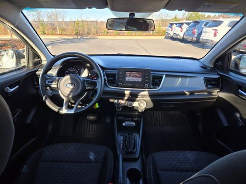 Used 2018 Kia Rio LX image 10