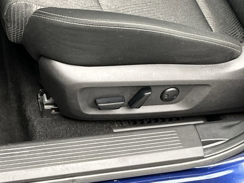 Used 2024 Nissan Rogue SV image 9