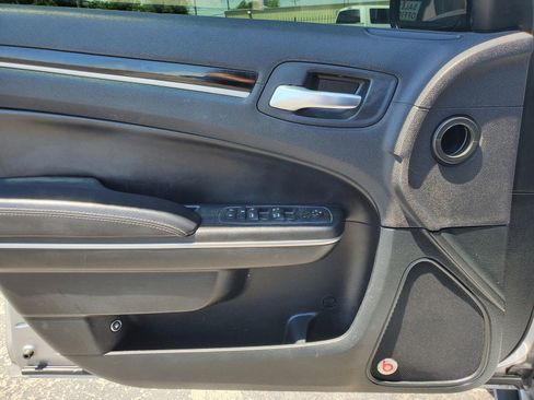 Used 2018 Chrysler 300 S w/ 300S Premium Group image 28