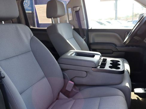 Used 2018 Chevrolet Silverado 1500 Custom w/ Custom Value Package AWD/4WD image 10