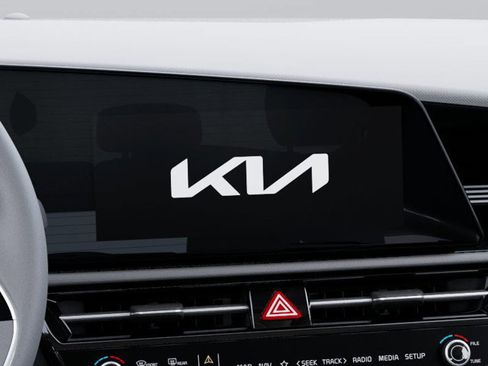 New 2025 Kia Niro SX Touring image 20