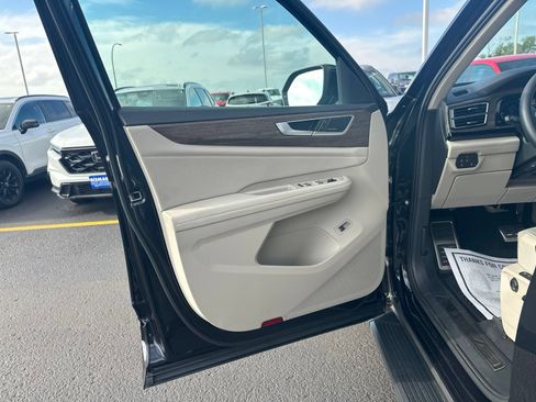Certified 2024 Volkswagen Atlas SEL Premium R-Line AWD/4WD image 20
