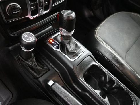 Used 2021 Jeep Wrangler Unlimited Sport AWD/4WD image 27