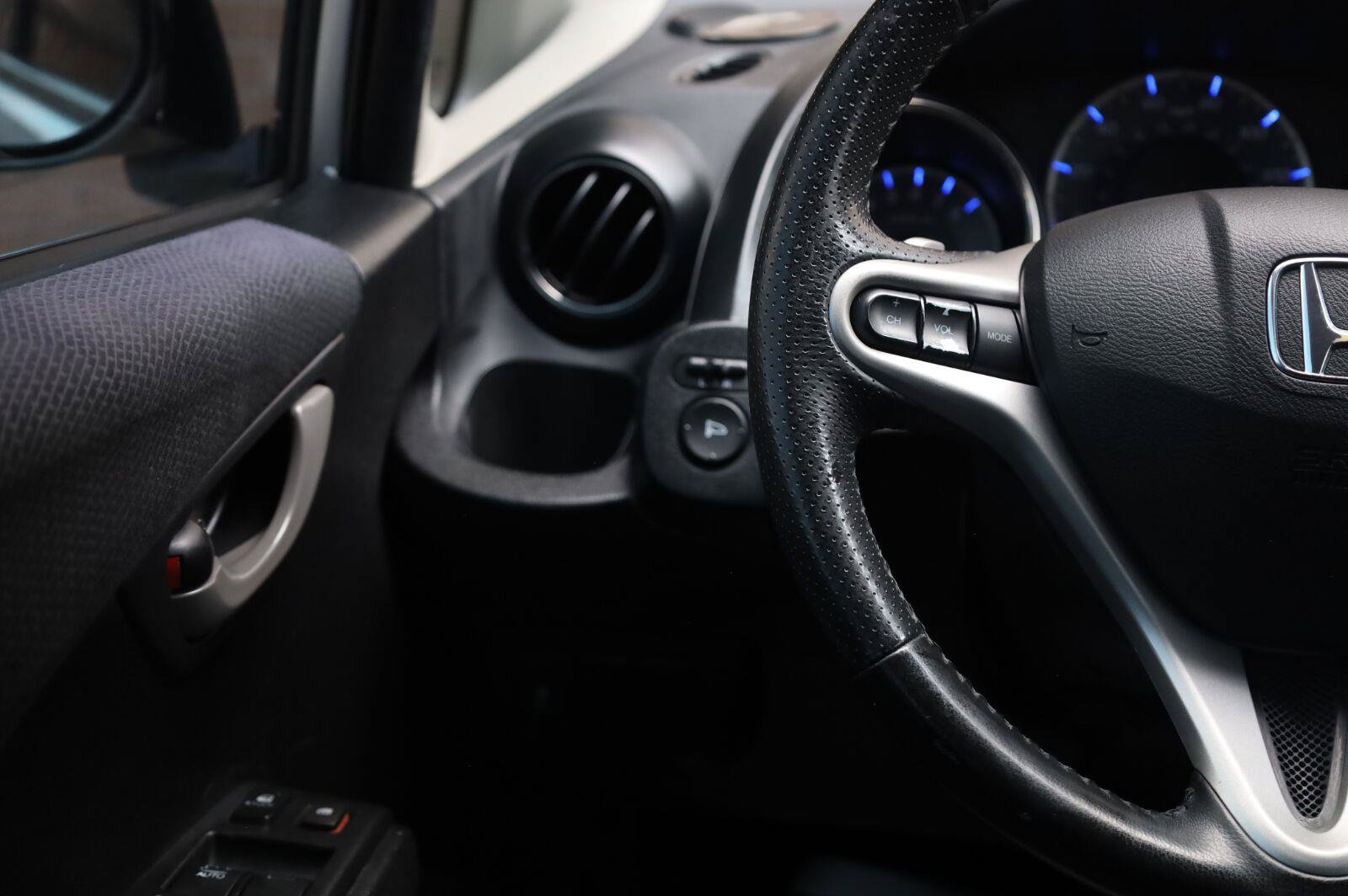 Used 2013 Honda Fit Sport image 31