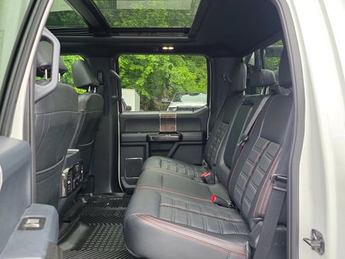 Used 2022 Ford F250 Lariat w/ Lariat Ultimate Package AWD/4WD image 32