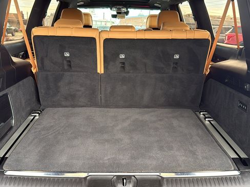 Used 2023 Jeep Grand Wagoneer L Series III w/ Rear Seat Video Group 1 AWD/4WD image 32