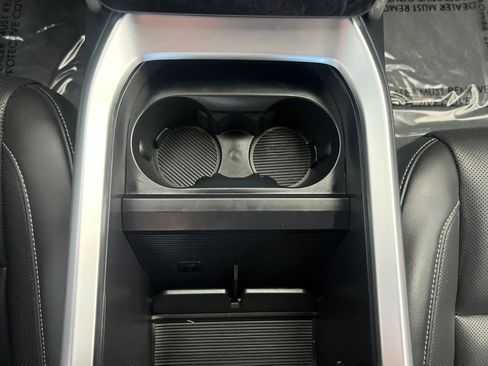 Used 2024 Lucid Air Pure RWD image 49