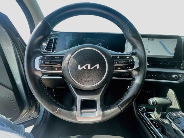 Used 2025 Kia Sportage EX AWD/4WD image 11