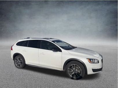 Used 2017 Volvo V60 T5 Cross Country w/ Convenience Package