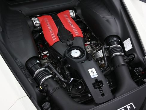 Used 2017 Ferrari 488 GTB image 35