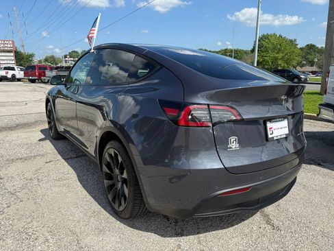 Used 2022 Tesla Model Y Long Range AWD/4WD image 7