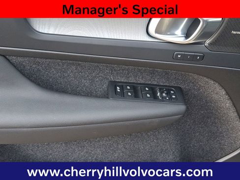 Certified 2025 Volvo XC40 B5 Ultra w/ Protection Package Premier image 12