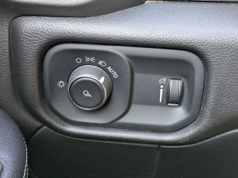 Used 2022 RAM 3500 Big Horn image 27