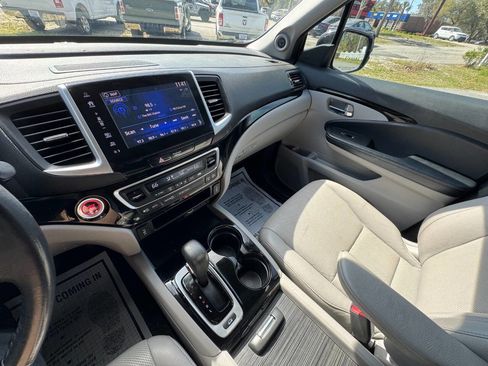 Used 2017 Honda Ridgeline RTL-E image 17
