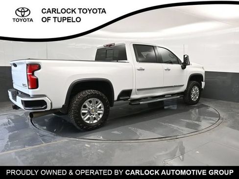 Used 2025 Chevrolet Silverado 2500 High Country w/ High Country Premium Package AWD/4WD image 3