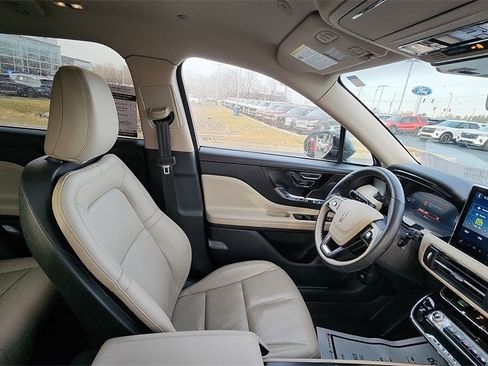 Used 2025 Lincoln Corsair FWD w/ Equipment Group 101A image 13