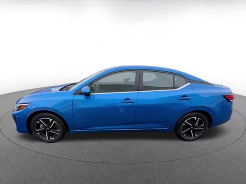 Used 2025 Nissan Sentra SV image 9