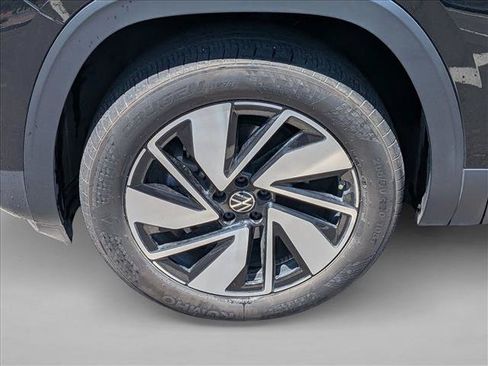 Used 2024 Volkswagen Atlas SEL AWD/4WD image 14