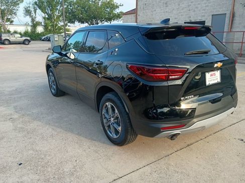 Used 2025 Chevrolet Blazer LT FWD image 8