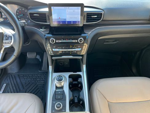 Used 2021 Ford Explorer Limited w/ Equipment Group 301A image 39