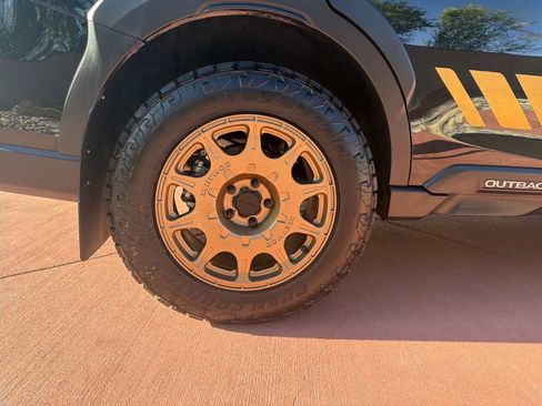 Used 2025 Subaru Outback Premium w/ Popular Package #1A AWD/4WD image 34