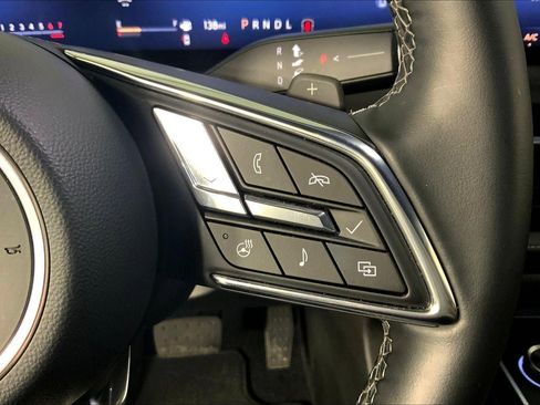 Used 2025 Buick Enclave Preferred FWD image 19